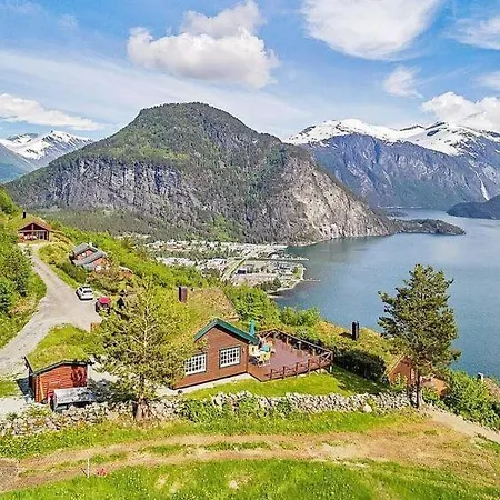 Sleeps 8 Wifi * Valldal