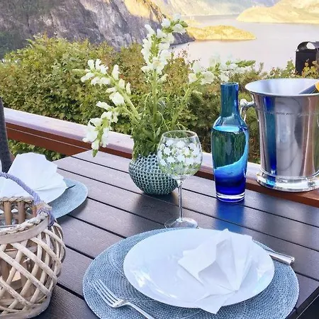 Sleeps 8 Wifi Valldal