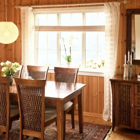 Sleeps 8 Wifi Ferienhaus Valldal